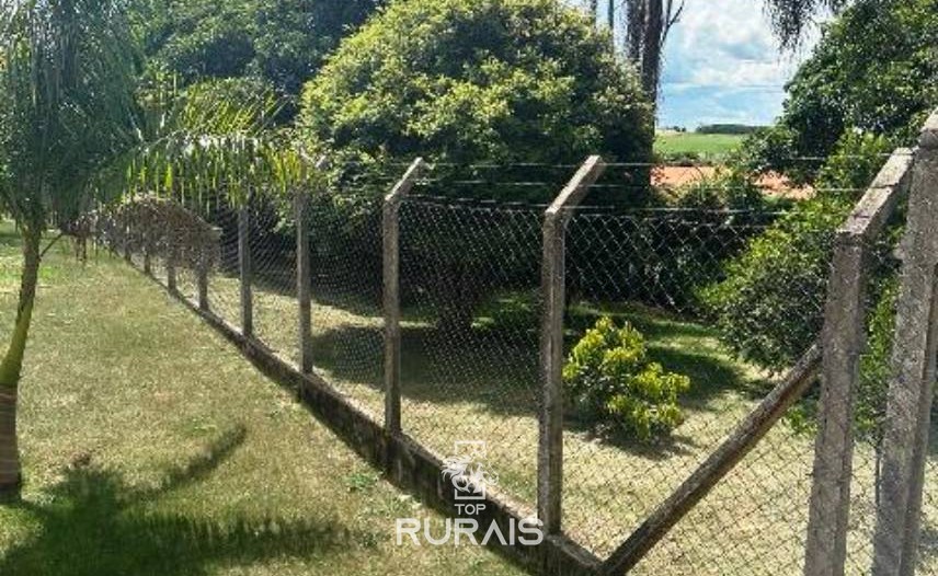 Chácara à venda em condomínio. Porto Feliz-SP.