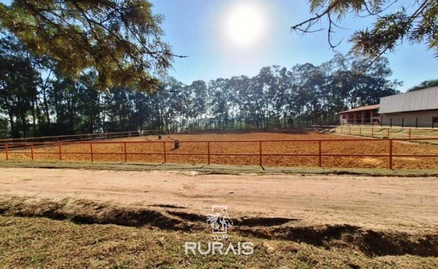 Haras à venda em Porto Feliz-Pista para 3 tambores. .