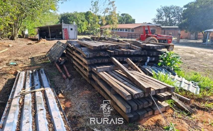 Haras à venda em Porto Feliz-Pista para 3 tambores. .