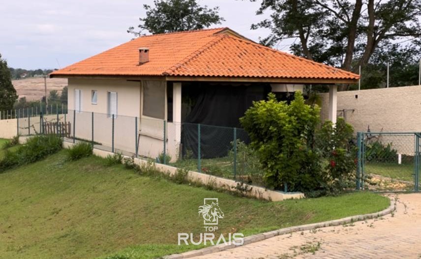 Haras perfeito à venda em condomínio. Porto Feliz-SP.