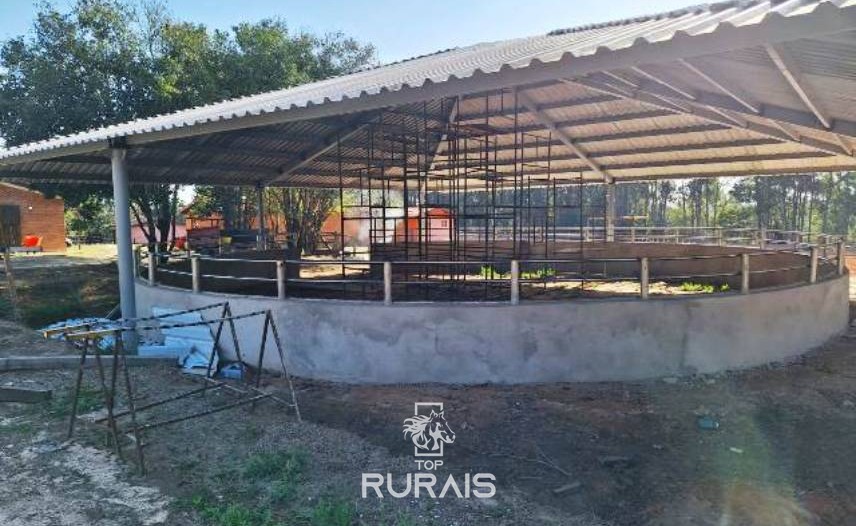 Haras à venda em Porto Feliz-Pista para 3 tambores. .