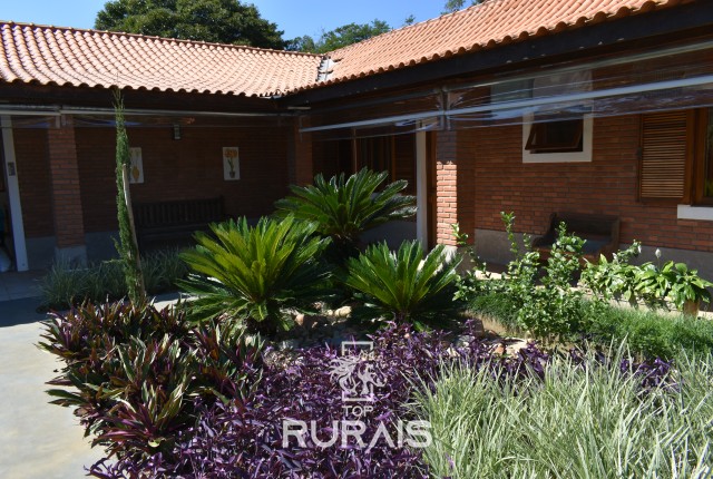 Sitio á venda em Piedade-SP.